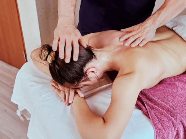 Profesionálna masáž alebo chiropraxia na mieru: 45 alebo 60 minú