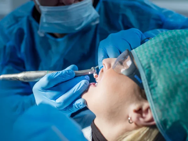 Dentálna hygiena: základná, s pieskovaním alebo aj s panoramatickým snímkom zubov