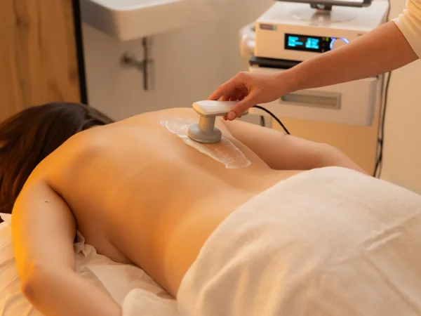 Regeneračná terapia pre chrbticu s masážou, Tecar terapiou, magnetoterapiou a HILT laserom
