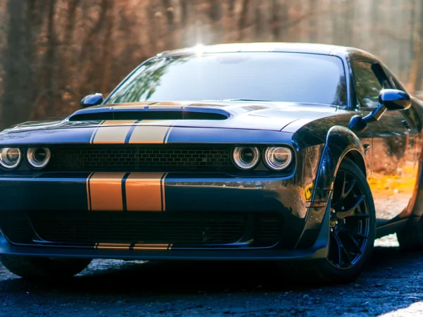 Prenájom vozidla Dodge Challenger 6.4 Scat Pack na pár hodín, celý deň či víkend