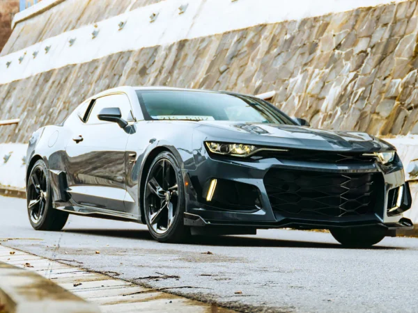 Zážitková jazda na Chevrolet Camaro, Lamborghnini Gallardo alebo Ferrari California T v premávke