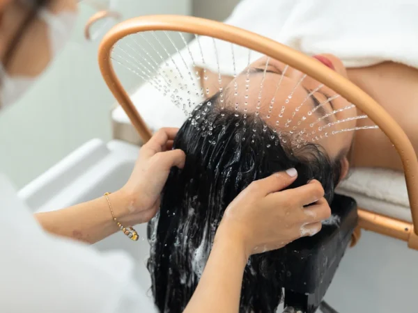 Studio an: HEAD SPA pre pokožku hlavy, s čistením pleti alebo masážou tváre