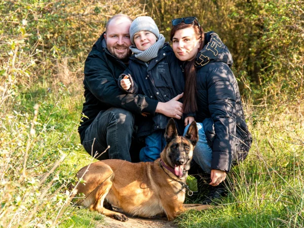 Profesionálne fotografovanie v ateliéri alebo v exteriéri: partnerské, tehotenské, rodinné a iné