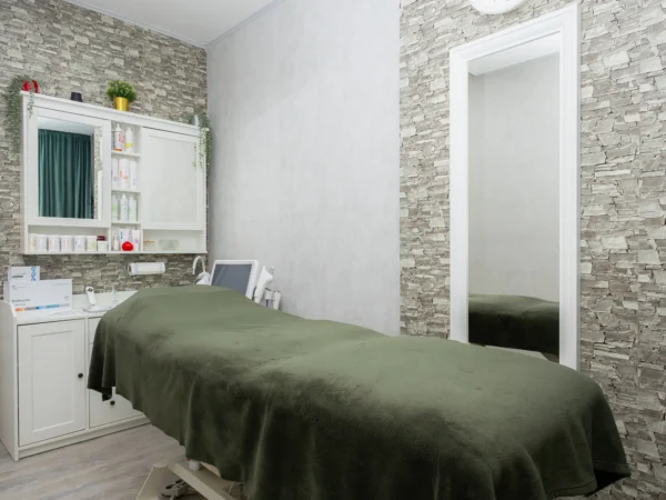 Epilácia vybraných častí tela diódovým vysokofrekvenčným laserom