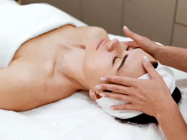 Kozmetické ošetrenie pleti luxusnou kozmetikou Larens alebo relaxačný balíček