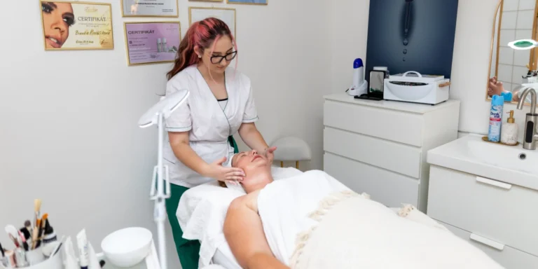 Kozmetická masáž tváre, antiage alebo hydratačné ošetrenie