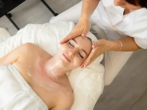 Darčekové poukážky na kozmetiku či maderoterapiu v salóne Kiréna skin studio