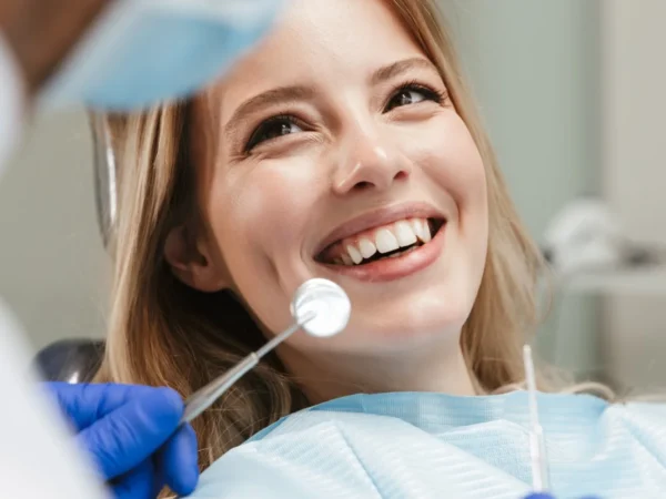 Komplexná dentálna hygiena s Air flow pieskovaním pre dospelých