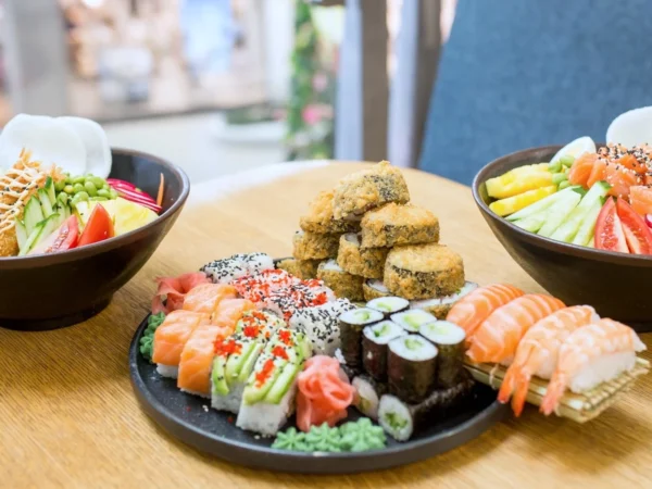 Bowl, šalát alebo sushi set podľa vlastného výberu