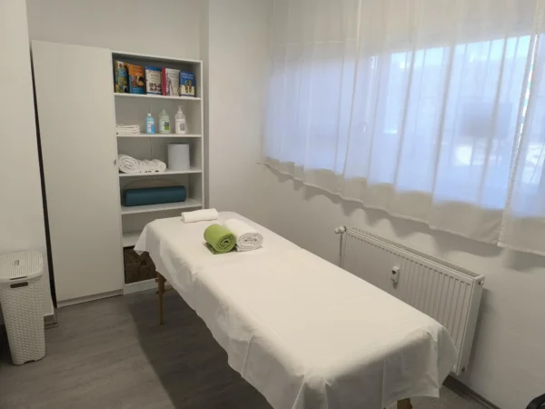 Rôzne druhy masáží, bankovanie od skúseného maséra