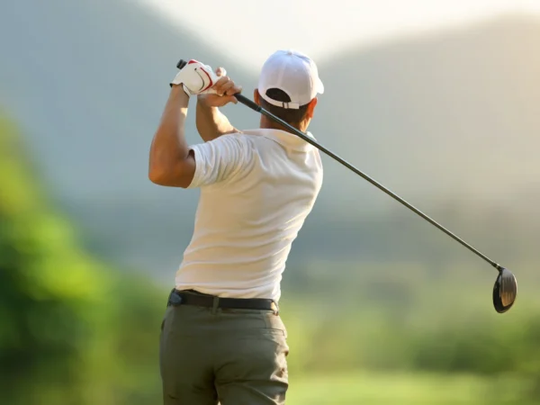 Víkendový skupinový golfový kurz na získanie zelenej karty s majstrom Slovenska Karolom Balnom v Apex golf club v Báči
