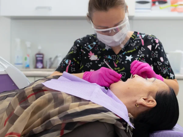 Dentálna hygiena s pieskovaním pre deti a dospelých