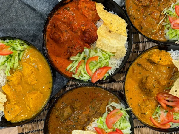 Autentické indické jedlá Mango chicken, Tikka Masala, Lamb Rogan Josh a iné