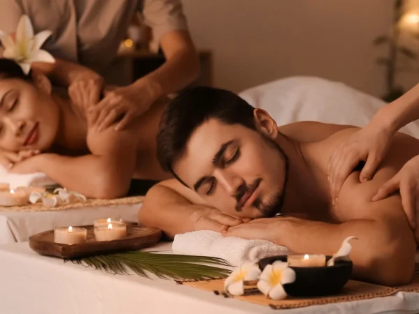 Thajské masáže: tradičná, olejová, relaxačná, 4-ručná, párová aj v kombinácii s wellness vstupom