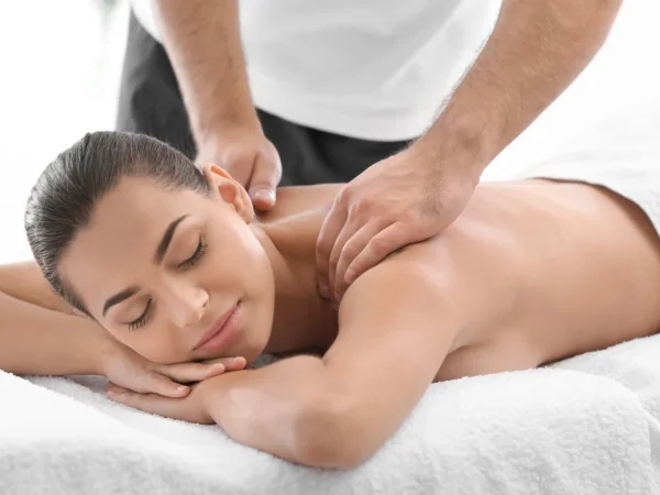 HBA Rehab: Klasická profesionálna terapeutická masáž alebo zlatá darčeková poukážka v hodnote 150 €
