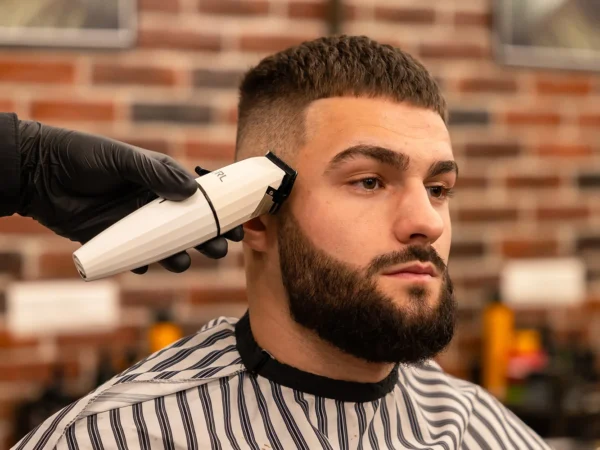 Štýlový strih a úprava brady v Barber family