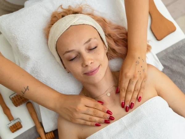 Relax a regenerácia pre tvár aj telo: Kráľovský peeling tela, maderoterapia, masáž i výhodné balíčky