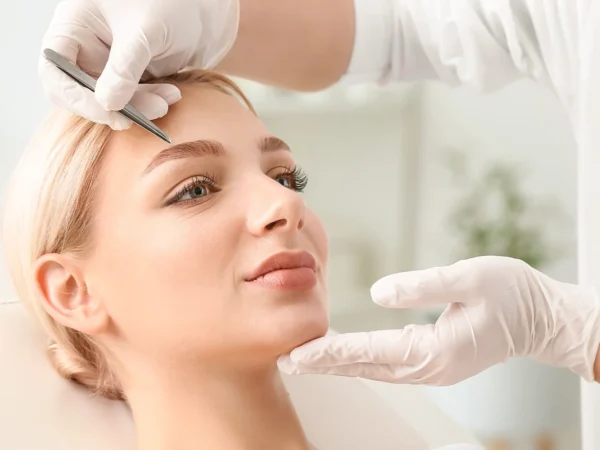 Lash Lifting, laminácia alebo farbenie obočia hennou