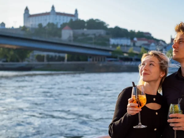 Zážitková plavba po Dunaji s večerou inšpirovanou talianskou kuchyňou
