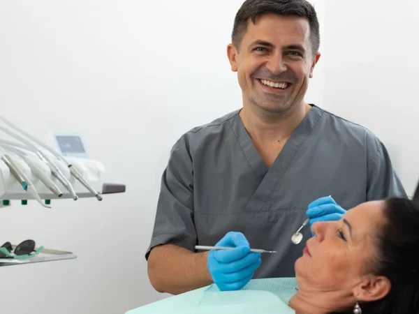 Dentálna hygiena pre deti a dospelých alebo profesionálne ambulantné bielenie zubov