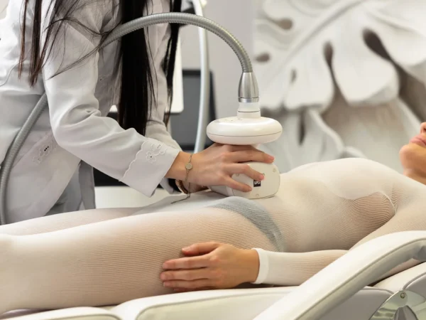 Tvarujúce anticelulitídne LPG ošetrenie celého tela alebo tváre prístrojom Cellu M6® vo FB clinic