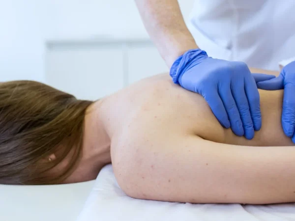 Klasická masáž, parafangový zábal, termoregeneračné ošetrenie alebo relaxačný balíček v Emerite