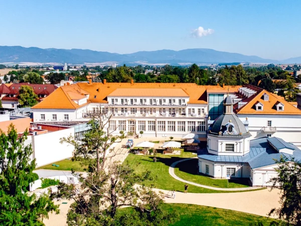 Luxus a rozmaznávanie v Turčianskych Tepliciach: kúpeľné procedúry, neobmedzené SPA & AQUAPARK a kúpeľ s liečivým prameňom