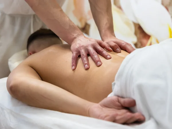 Celotelová či klasická masáž, manuálna lymfodrenáž, anticelulitídna terapia alebo myofasciálna trigger point masáž pre zdravie celého tela