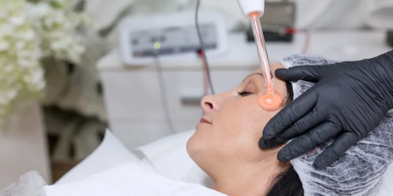 Všetko pre krásnu pleť: Dermabrázia či rádiofrekvencia s čistením pleti