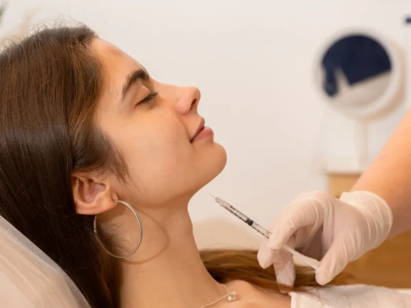 Rýchle a efektívne odstránenie tuku injekčnou lipolýzou vo Vultus clinic