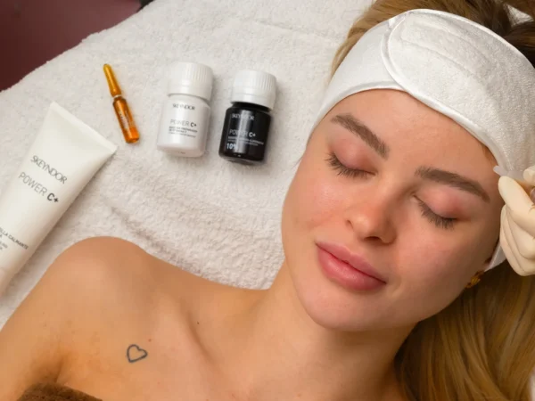 Chemický peeling, microneedling, Vitamin Power C, rádiofrekvencia tváre, lashlift, laminácia a i.