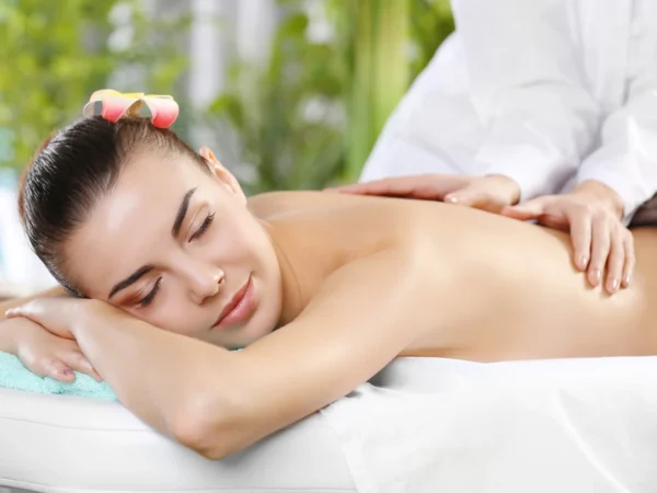 Bankovanie, klasická, myofasciálna alebo kombinovaná masáž