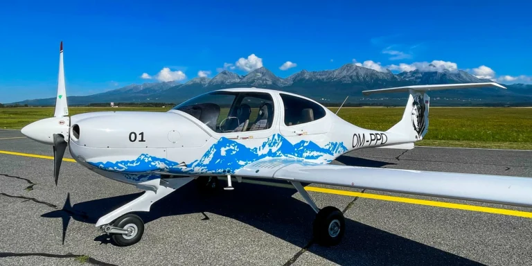 Tatranská panoráma: zážitkové lety ponad Vysoké Tatry až pre 3 osoby v komfortnom lietadle DIAMOND DA-40