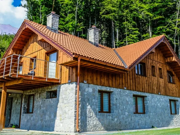 Atrakciami nabitá Valčianska dolina: pobyt v komfortných apartmánoch s výhľadom na jazero