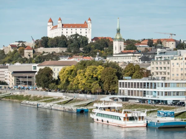 Zážitkové plavby vyhliadkovou loďou na Dunaji