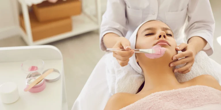 Kompletná starostlivosť a detox pleti s úpravou obočia