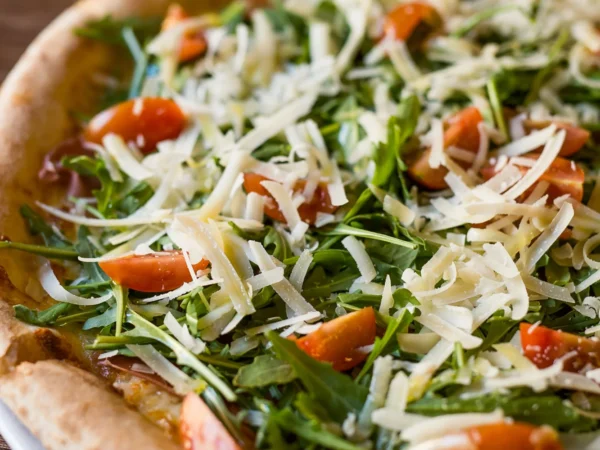 Talianska pizza pečená na dreve v pizzerii Originale: na výber 13 druhov