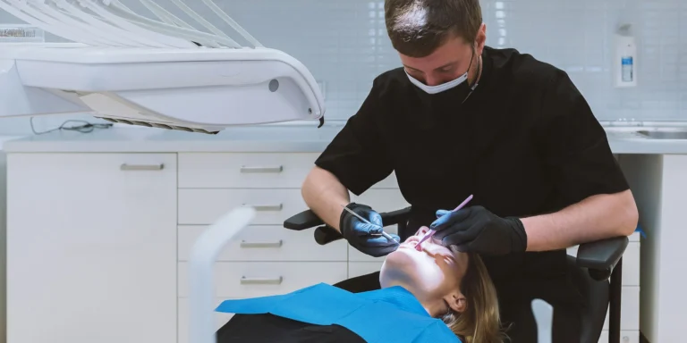 Dentálna hygiena i bielenie zubov v BL:K DENTAL CLINIC