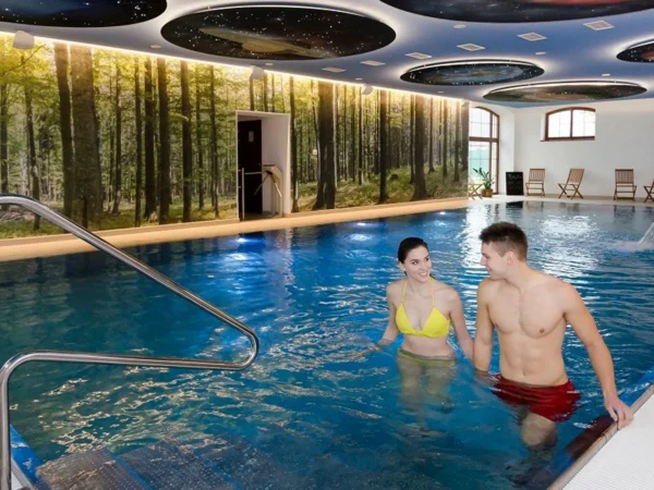 Romantika v Masarykovom dvore: Večera, vírivka, soľná jaskyňa, wellness a pivný či bylinkový kúpeľ