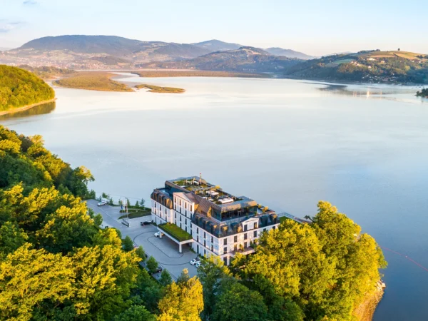 Výnimočný pobyt očarí všetky vaše zmysly – luxus, famózna gastronómia aj celoročný INFINITY POOL