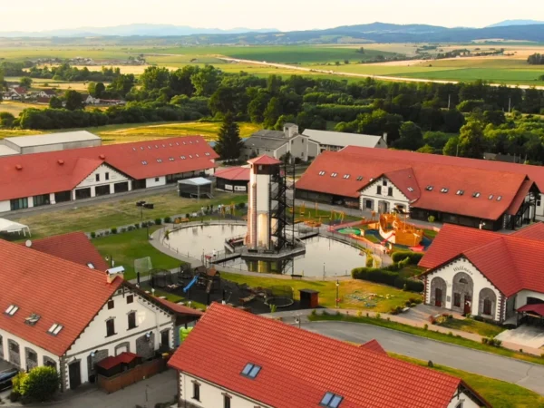 Pobyt v rodinnom rezorte Masarykov dvor na Podpoľaní so stravou, možnosťou wellness a širokou ponukou atrakcií