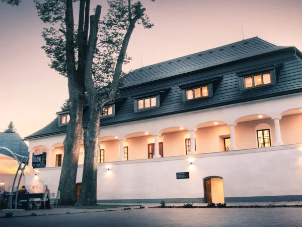 Rozprávkový pobyt v barokovom kaštieli v dedinke Čičmany
