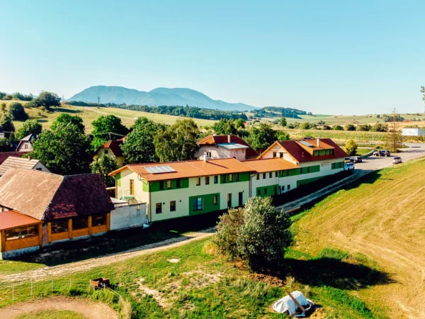 Výnimočný pobyt v penzióne neďaleko Martina s polpenziou a vstupom do wellness