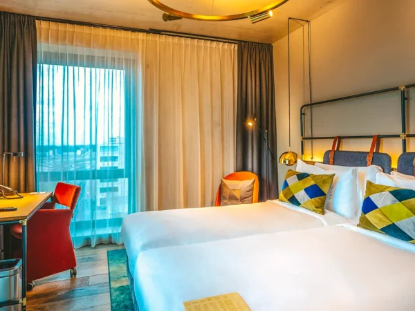 Objavte čarovné uličky Amsterdamu: 4* hotel pri mori s raňajkami alebo polpenziou