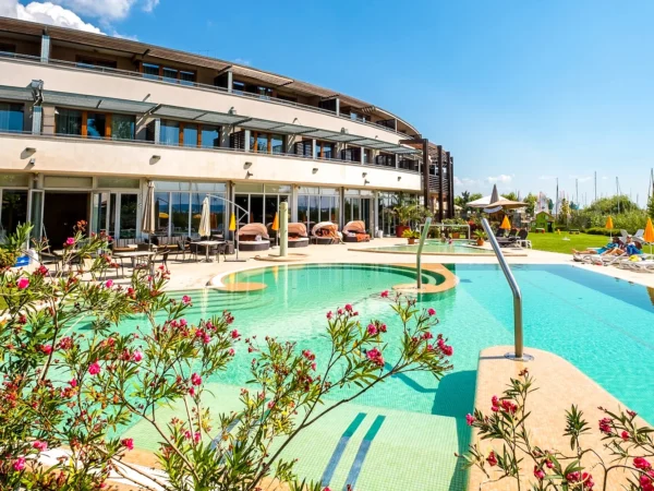 4* hotel na brehu Balatonu: raňajky či polpenzia, neobmedzený vstup do wellness aj masáž
