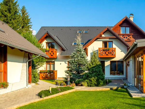 Pobyt na Liptove s raňajkami, neobmedzeným vstupom do vyhrievaného bazéna aj privátnym wellness