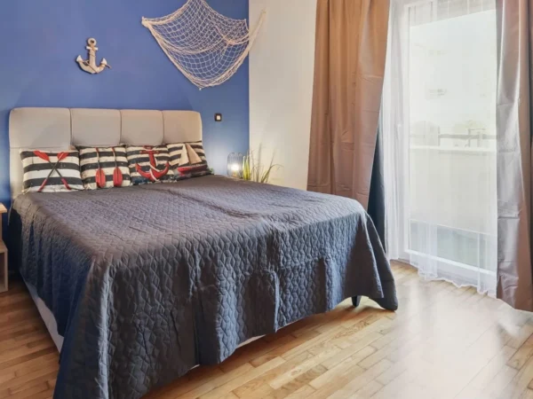 Apartmán v Chorvátsku len kúsok od pláže, s kuchyňou, klimatizáciou a bazénom
