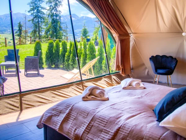 Romantický glamping s vonkajšou vírivkou len kúsok od Zakopaného