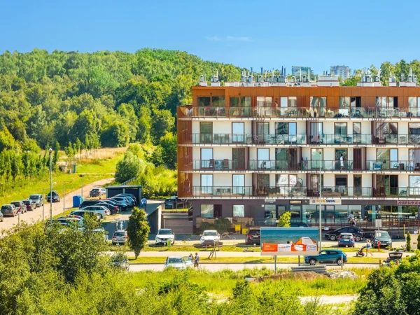 Nové apartmány v poľskom Kolobrzegu blízko pri mori: vybavená kuchynka aj bazén a sauna, až 2 deti zdarma