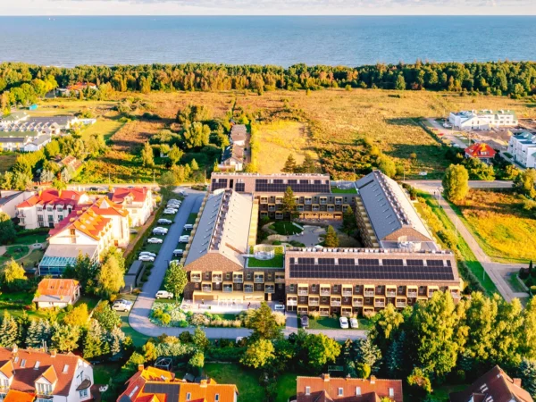 Luxusná dovolenka 7 km od Kolobrzegu: wellness rezort s raňajkami alebo polpenziou, vyžitie pre deti